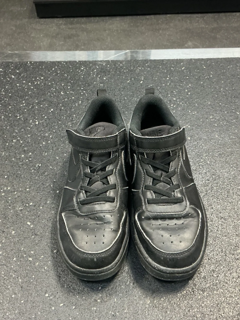 Nike kids court borough lowercase size 3Y - Picture 2 of 3